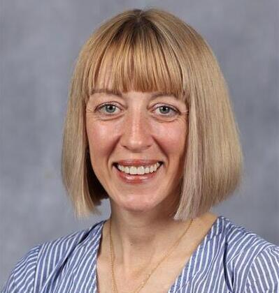 Amber Snowden Headshot 